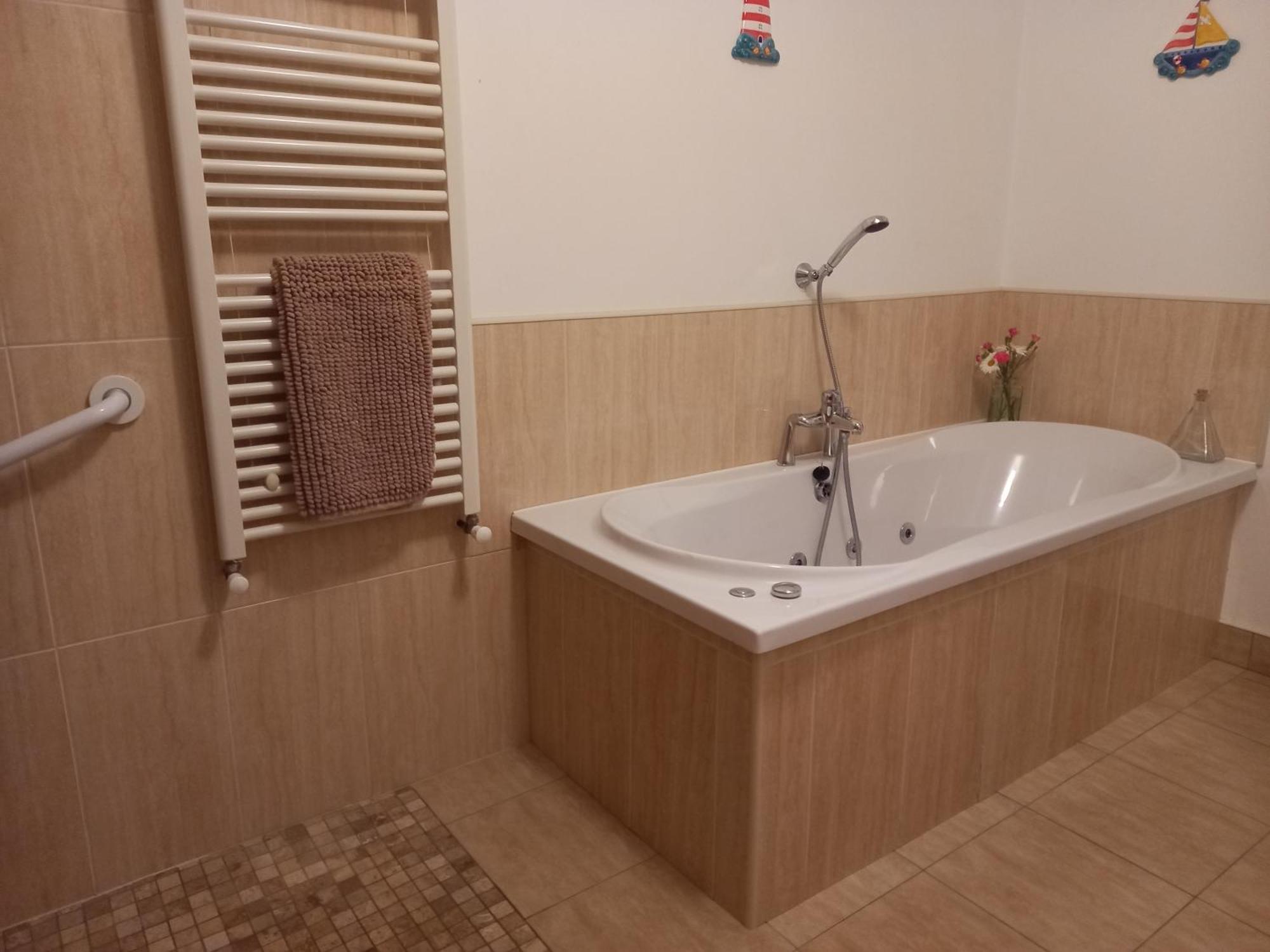 Four Seasons Apartment Уотърфорд Екстериор снимка